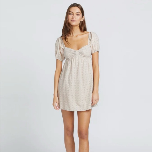 BNWT- Volcom Cream Puff Sleeve Mini Dress - Picture 1 of 5